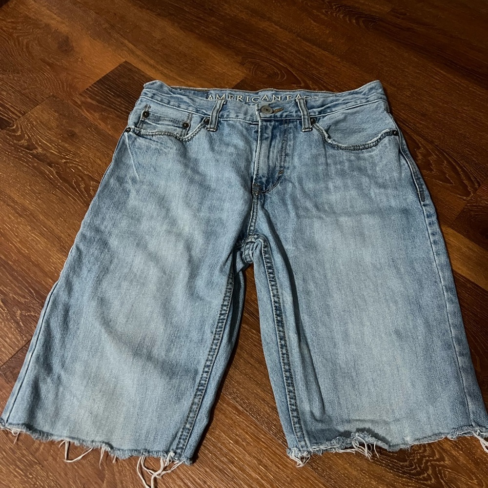 American Eagle self cut Bermudas